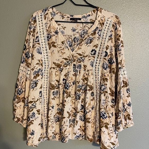American Eagle Outfitters Tops - American Eagle floral peasant top